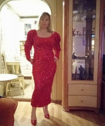 Соблазнительная и жгучая красотка с харизматичной внешностью приглашает в гости профессионала больших наслаждений. Со мной тебе не придется скучать, ведь я создам атмосферу истинного удовольствия и безудержной страсти! 1585, 47 лет